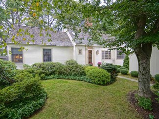 34 Ducks Head Rd, New Castle, NH 03854