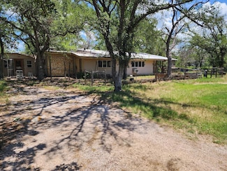 225 E Stonecastle Dr, Marble Falls, TX 78654