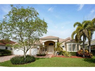 3983 W Lake Estates Dr, Davie, FL 33328