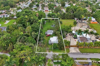 477 NE 154th St, Miami, FL 33162