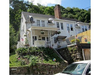 615 Edna St, Creighton, PA 15030