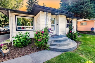 1107 S 4th St, Dayton, WA 99328