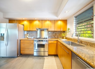 2527 Henry St Unit A, Honolulu, HI 96817