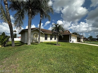 910 SW 10th Place, Cape Coral, FL 33991