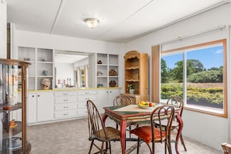 6670 Redwood Ave, Sebastopol, CA 95472