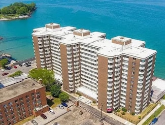 7337 S South Shore Dr Unit 216, Chicago, IL 60649