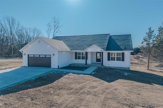 426 Cobb Dr, Lebanon, MO 65536
