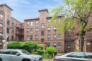62-64 Saunders St Unit K2, Rego Park, NY 11374