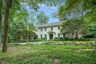 71 Crest Dr, Bernardsville, NJ 07924
