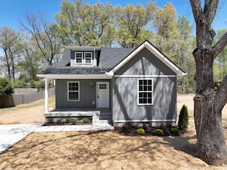 121 Saratoga Dr, Clarksville, TN 37042