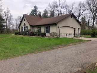 920 11th St SW, Demotte, IN 46310