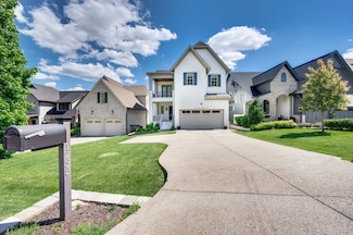 1735 Hillmont Dr, Nashville, TN 37215