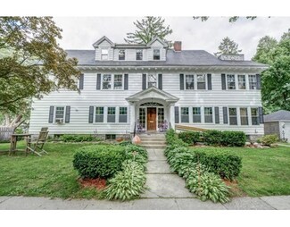 15 Montvale Rd, Worcester, MA 01609