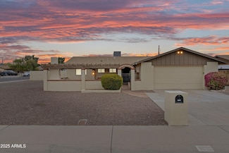 2220 W Surrey Ave, Phoenix, AZ 85029