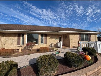 4107 Alice Ln, Whitehall, PA 18052