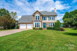 2748 Touchstone Cir, Newton, NC 28658