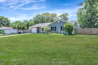 6 Shelley Dr, Middle Island, NY 11953