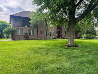 9775 Delray Dr, Montgomery, OH 45242