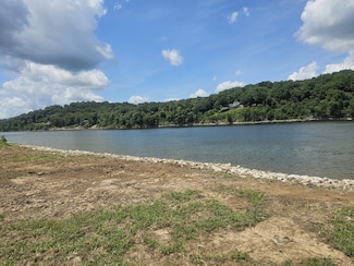2271 Hardin Bottom River Rd, Clifton, TN 38425