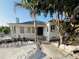 582 W 25th St, San Bernardino, CA 92405