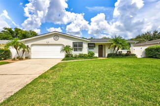 518 66th St N, Palm Harbor, FL 34684
