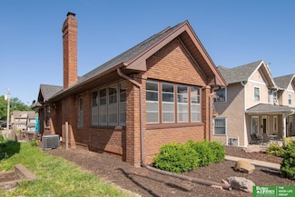 136 N 34th St, Omaha, NE 68131
