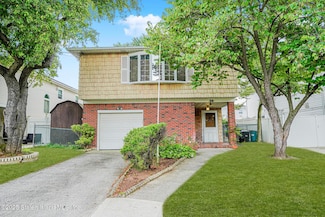 29 Carreau Ave, Staten Island, NY 10314