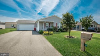 21 Waxwing Cir, Bechtelsville, PA 19505