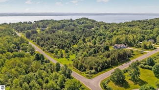 8271 Western Rd, Milton Township, MI 49676