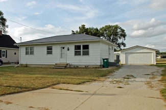 1637 W Gilbert Dr, Evansdale, IA 50707