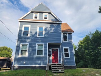 9 Riverview Place, Davenport, IA 52803