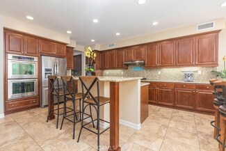 32451 Yosemite Ln, Temecula, CA 92592