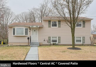 12 S Club Rd, Pine Hill, NJ 08021