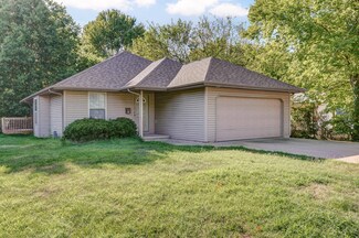 1315 N Wabash Ave, Springfield, MO 65802