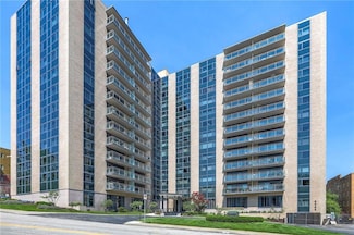 4545 Wornall Rd Unit 1009, Kansas City, MO 64111