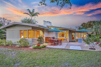 5221 Stevens Dr, Sarasota, FL 34234