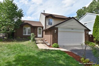 1114 Buttonwood Dr, Westmont, IL 60559