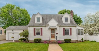 46 Massachusetts St, Cranston, RI 02920