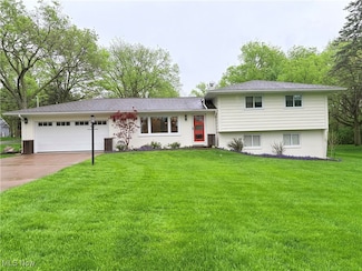 3569 N Karwood Dr, Port Clinton, OH 43452