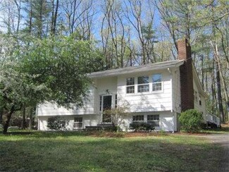 20 Carriage Dr, Chelmsford, MA 01824