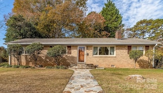 1301 Laurel Ln, Gastonia, NC 28054