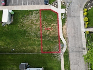 1305 E Short St, Bloomington, IN 47401