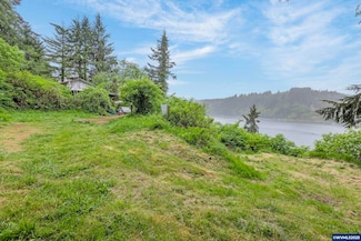 5916 S Bay Rd, Toledo, OR 97391