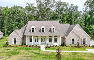 913 Brookhollow Ct, Flowood, MS 39232