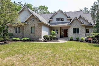 2188 N Rolling Ridge Dr, Midland, MI 48642