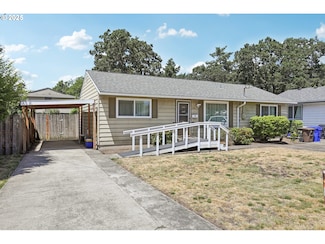 360 W Hereford St, Gladstone, OR 97027