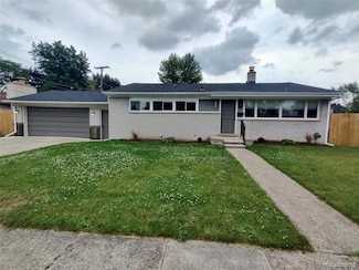 22252 Dale Allen St, Clinton Township, MI 48035