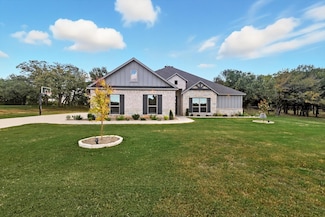 113 Oaks Springs Ln, Weatherford, TX 76087