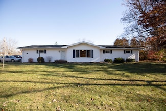 106 Valleyview Dr, Wapakoneta, OH 45895
