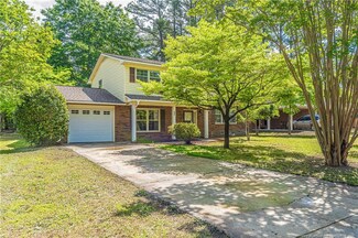 746 Goodyear Dr, Spring Lake, NC 28390
